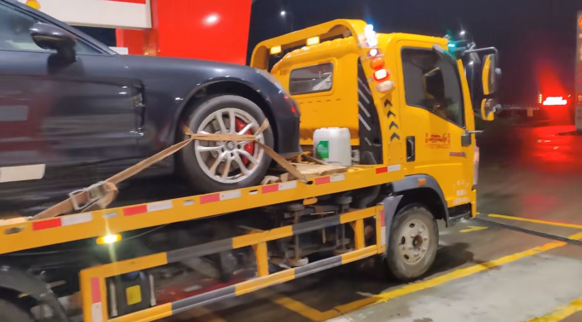 阿勒泰行车途中遇到突发状况该如何呼叫道路救援？